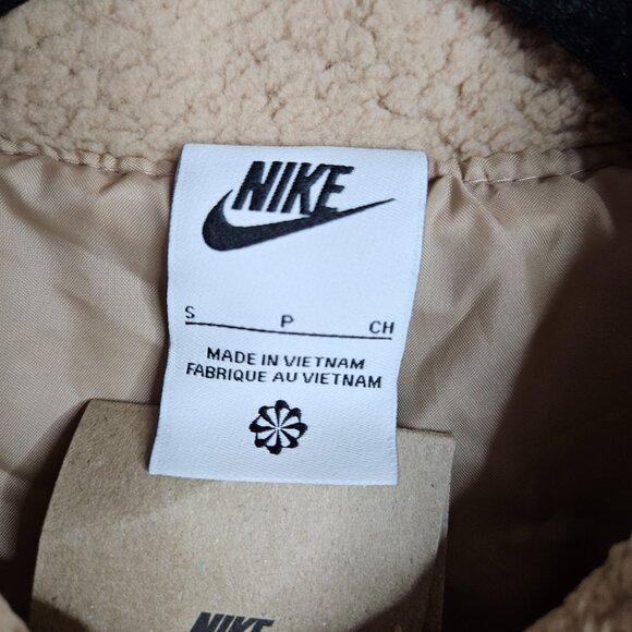 Nike Sportswear Women's Collared High-Pile Fleece Jacket Size S NEW - Picture 3 of 7